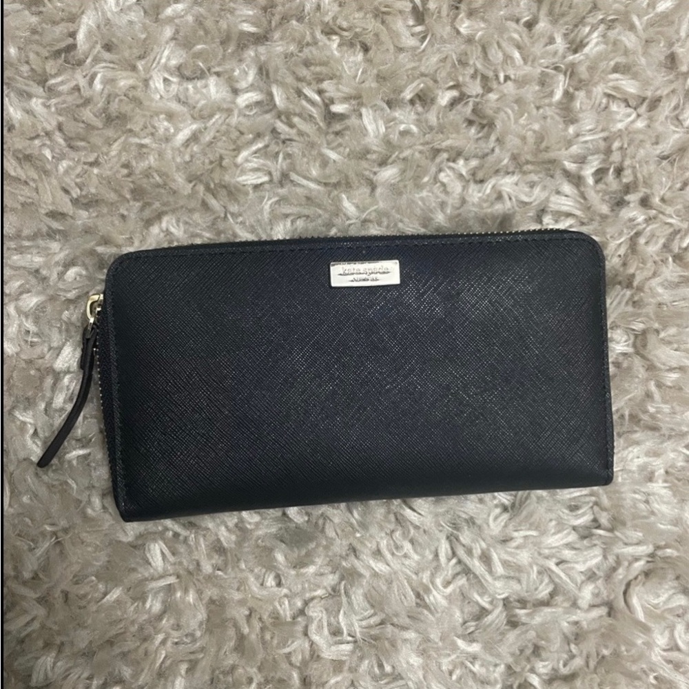 Black Kate Spade Zip Wallet